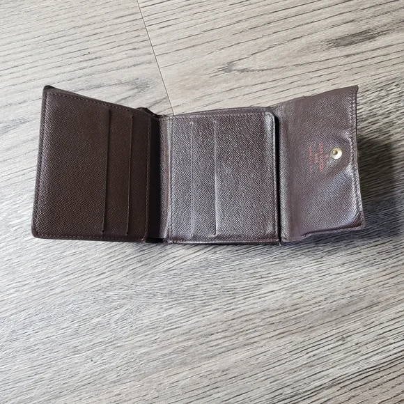 LOUIS VUITTON - wallet - Picture 9 of 16